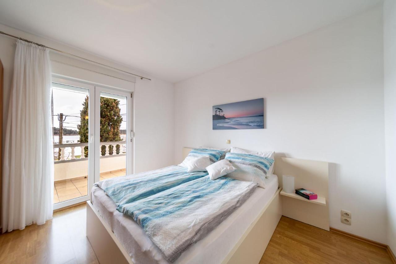 Apartmani Devcic Palit Extérieur photo